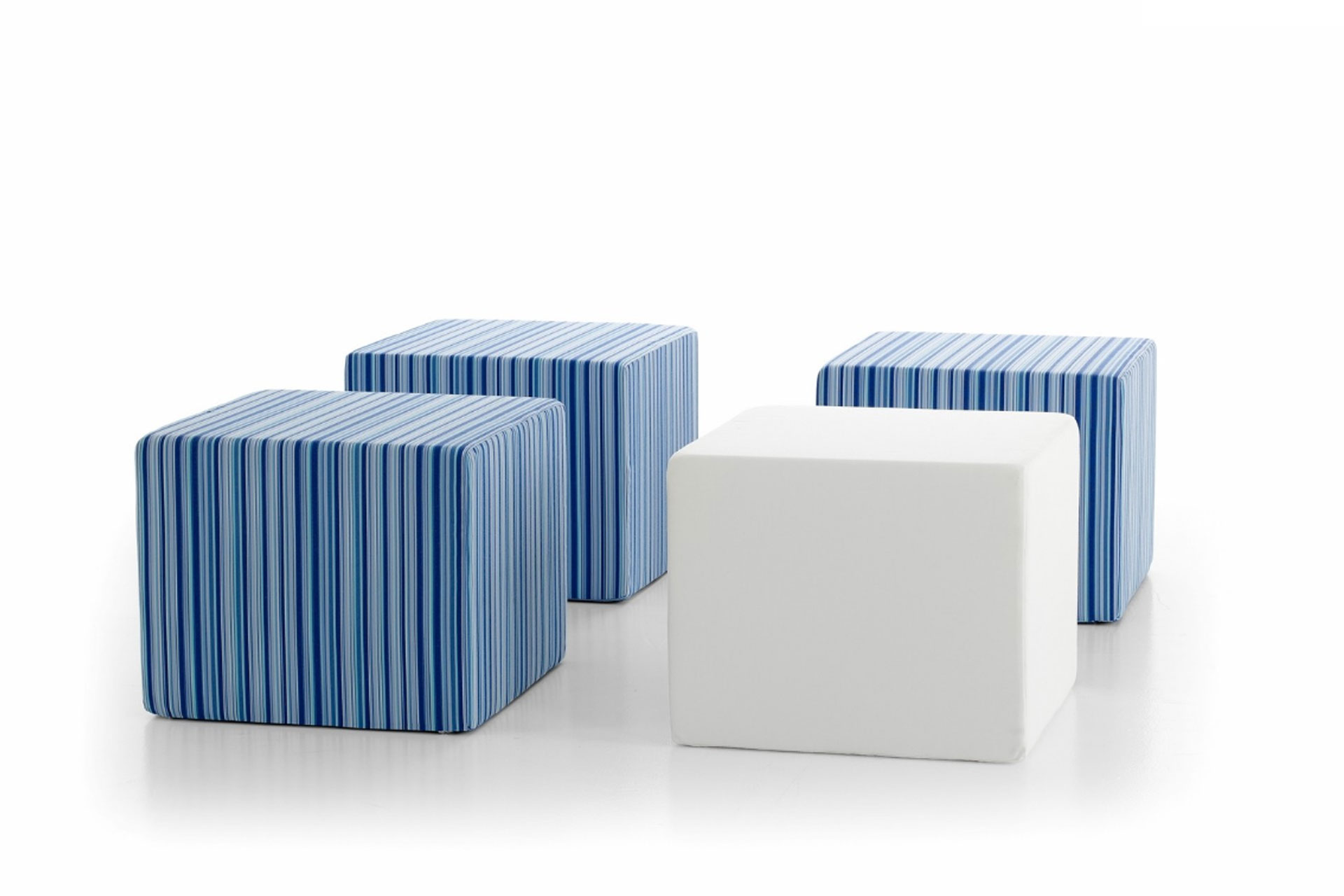 8CUBE-BREAKOUTCHAIR-12