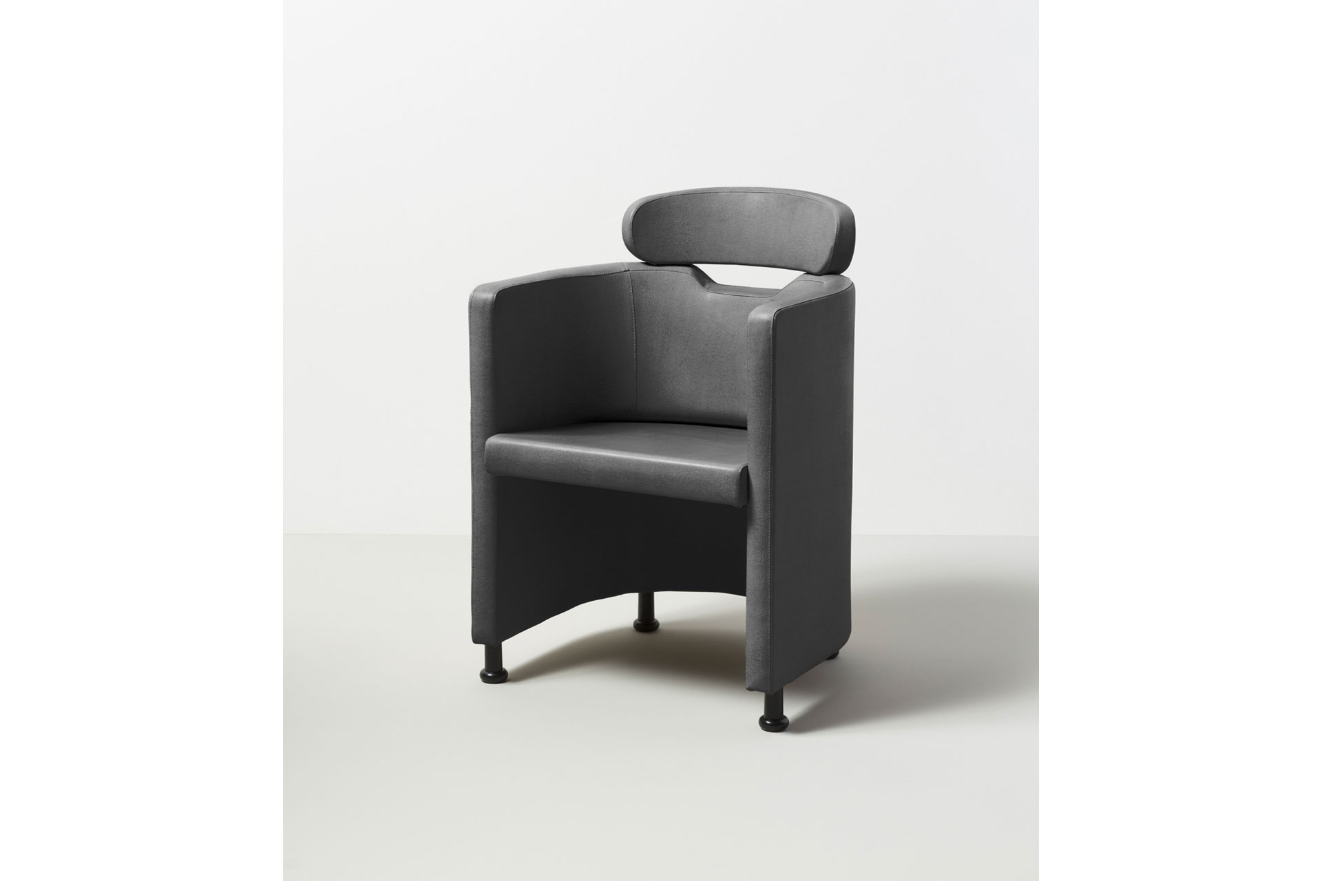 SS043-breakout-chair-2